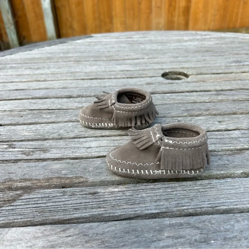 Infant Suede Minnetonka‎ Riley Bootie - size 2